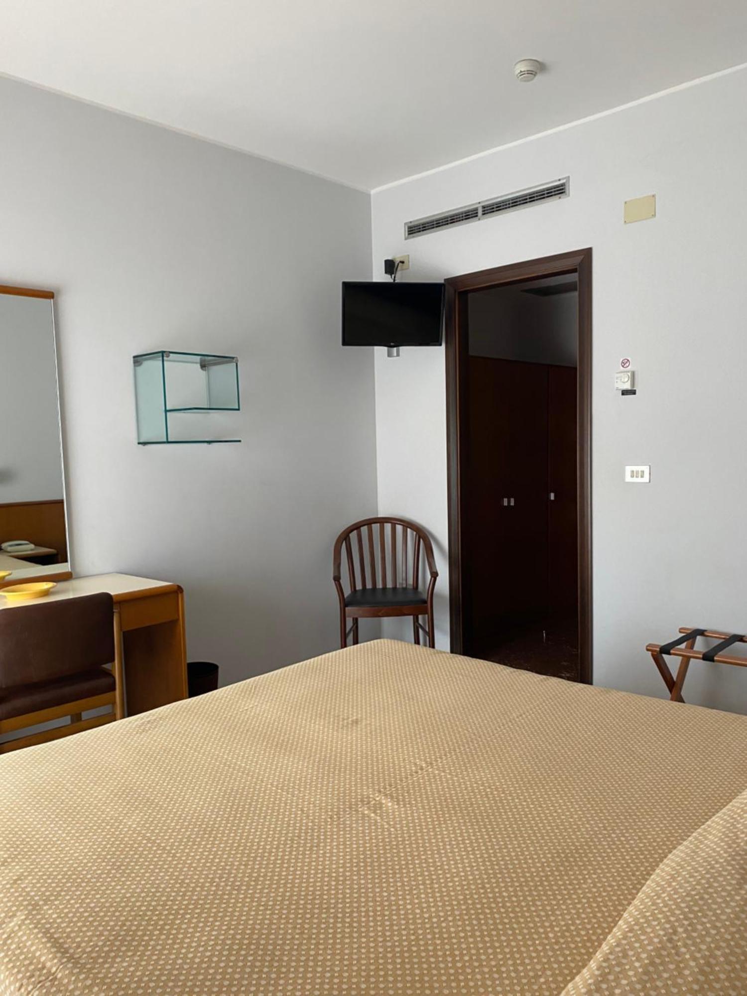 Hotel Astoria Pineto Eksteriør bilde